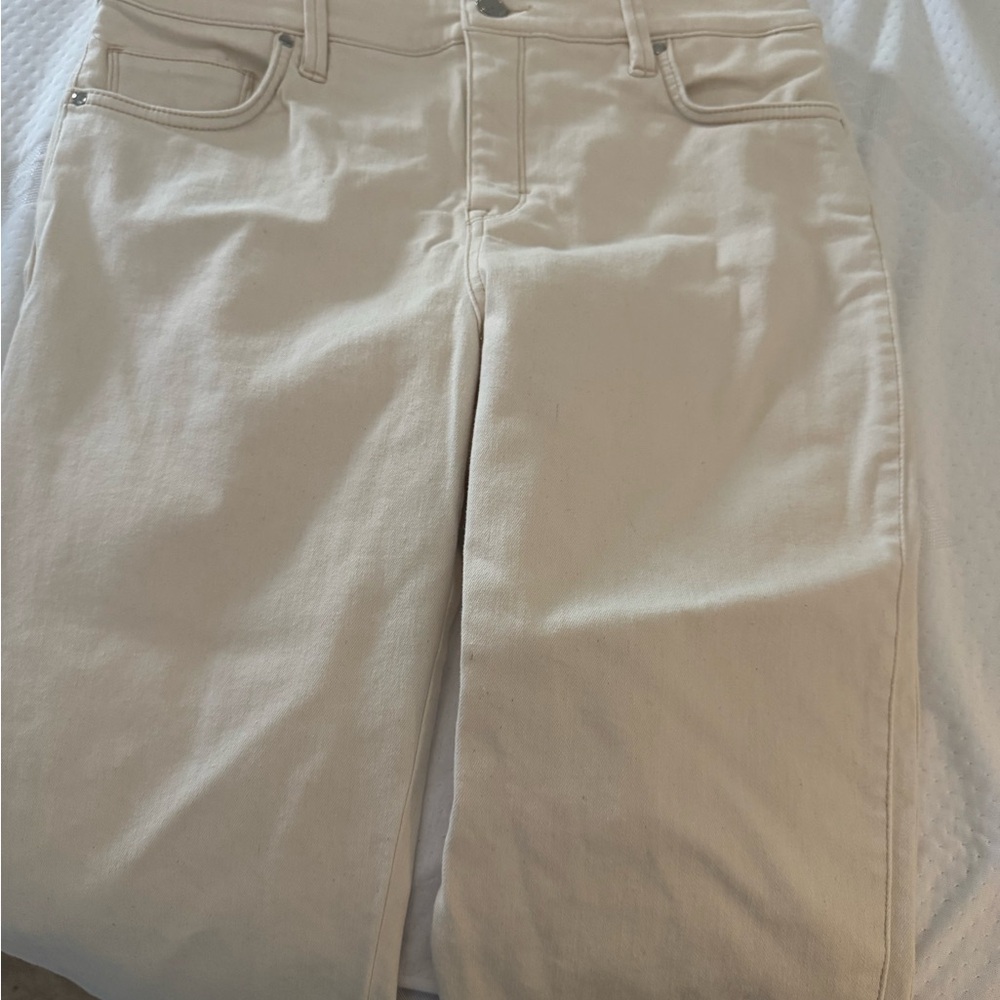 Tommy Bahama Women's Off-White high rise Straight Leg Jeans